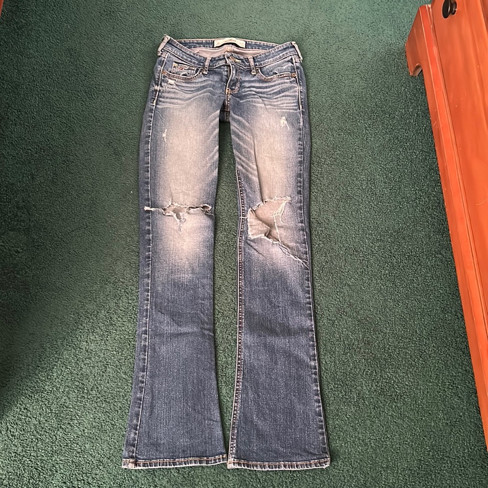 COPY - Bootcut ripped hollister jeans